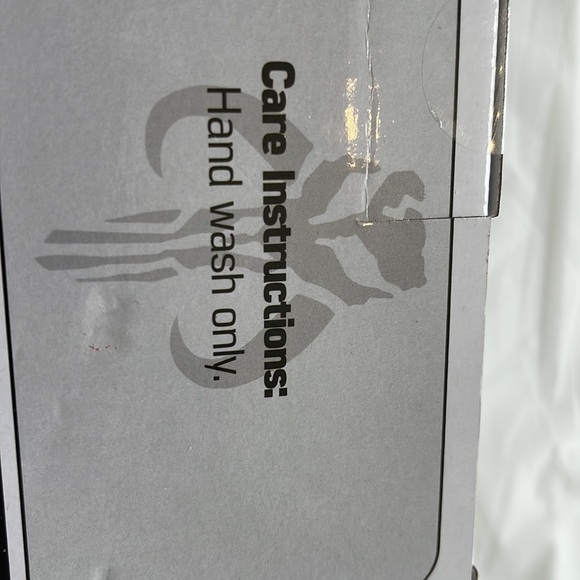 Star Wars the Mandalorian  ceramic salt and paper shakers - Picture 5 of 5